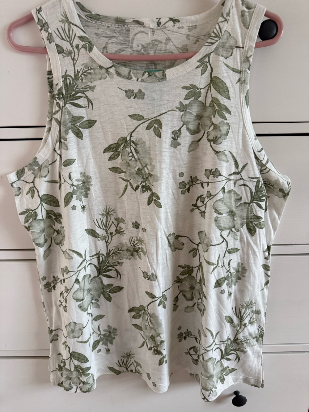 Maurices 24/7 White Green Floral Tank Too Size XL NWT